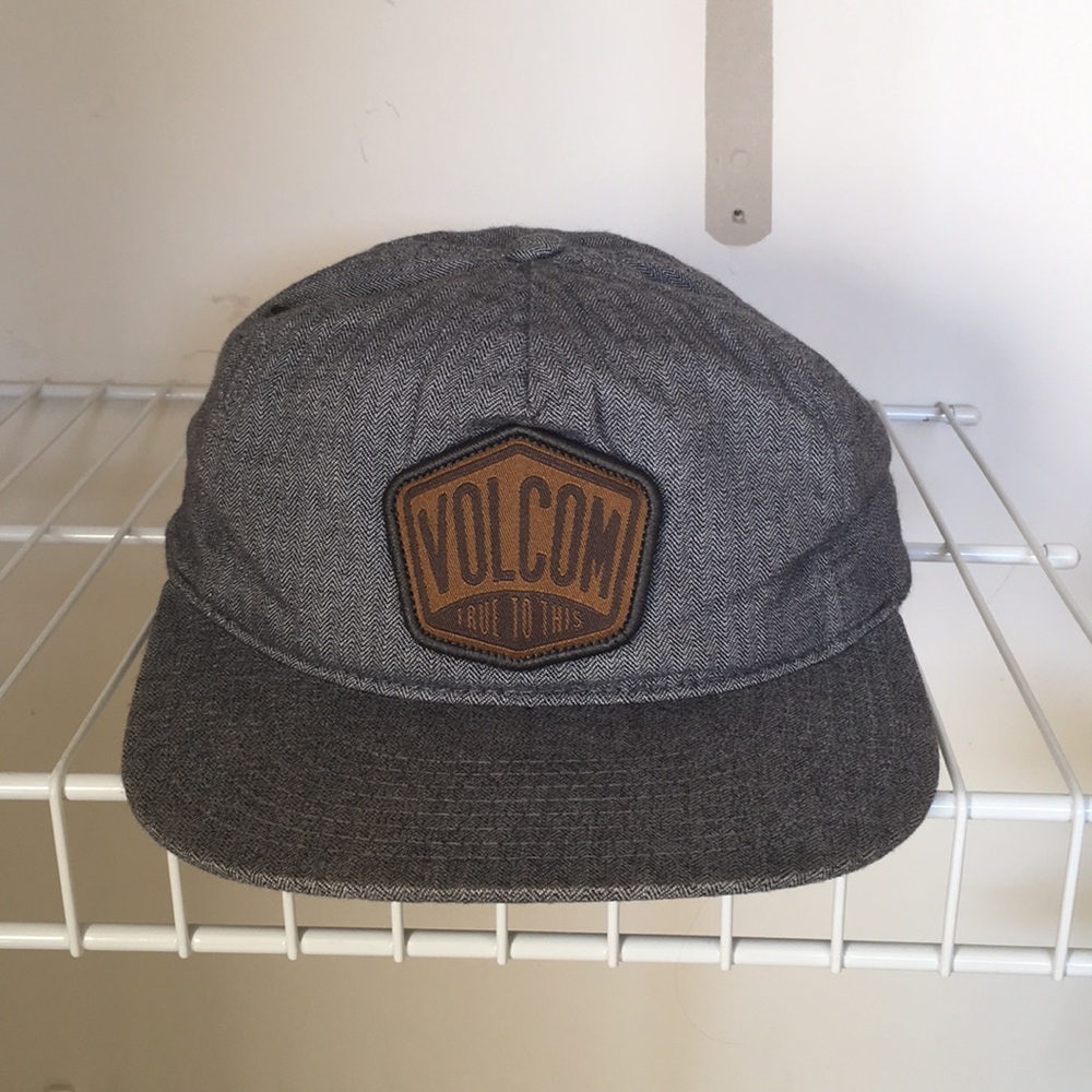 Floral Volcom True to This SnapBack